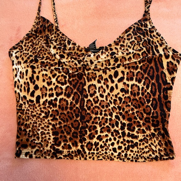 EUC(worn 1x) Forever 21 Cowl Neck Cheetah Print Crop Top - Picture 2 of 4